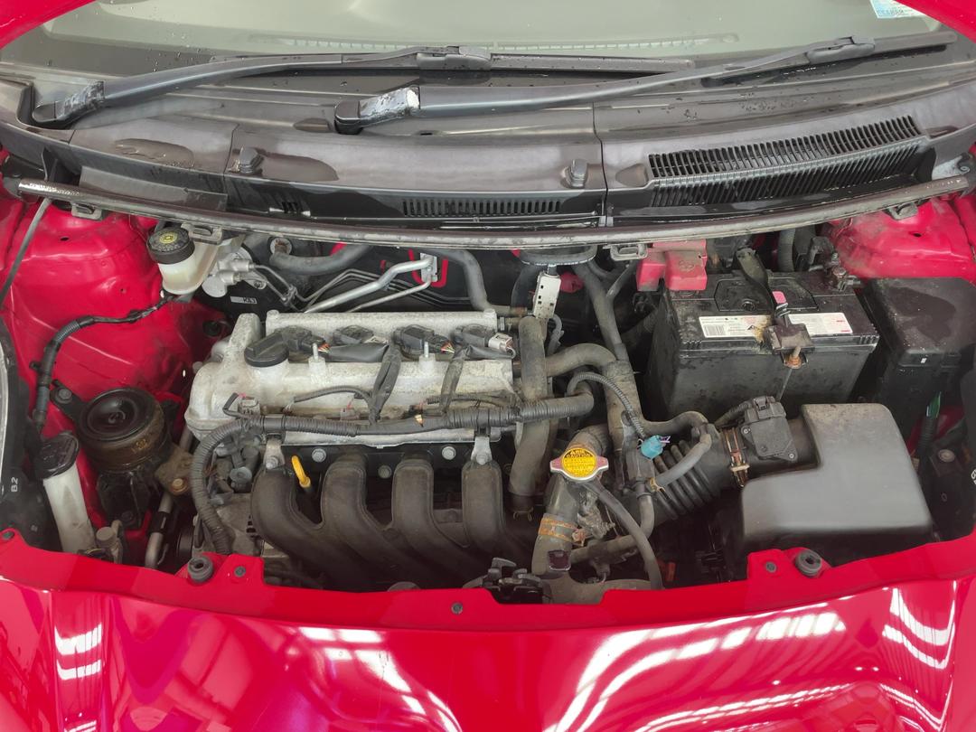 Photo '13' of Toyota Yaris