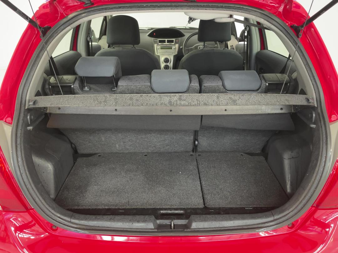 Photo '14' of Toyota Yaris