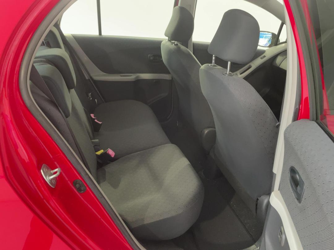 Photo '20' of Toyota Yaris