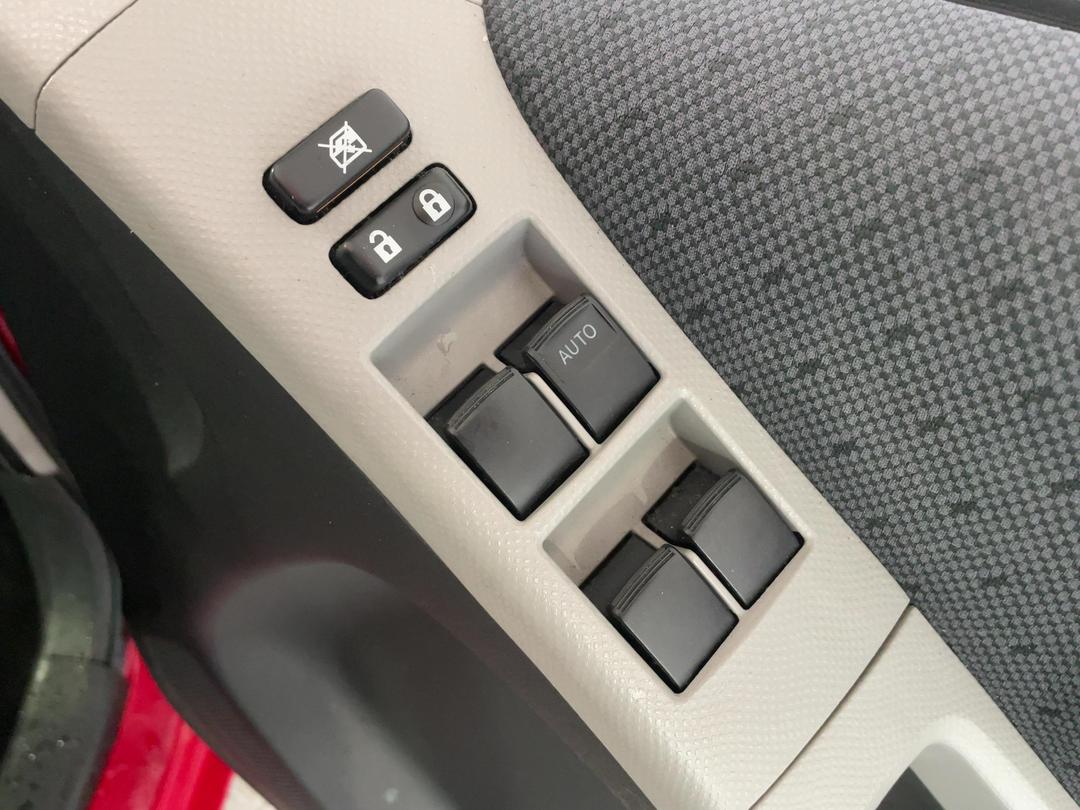 Photo '23' of Toyota Yaris