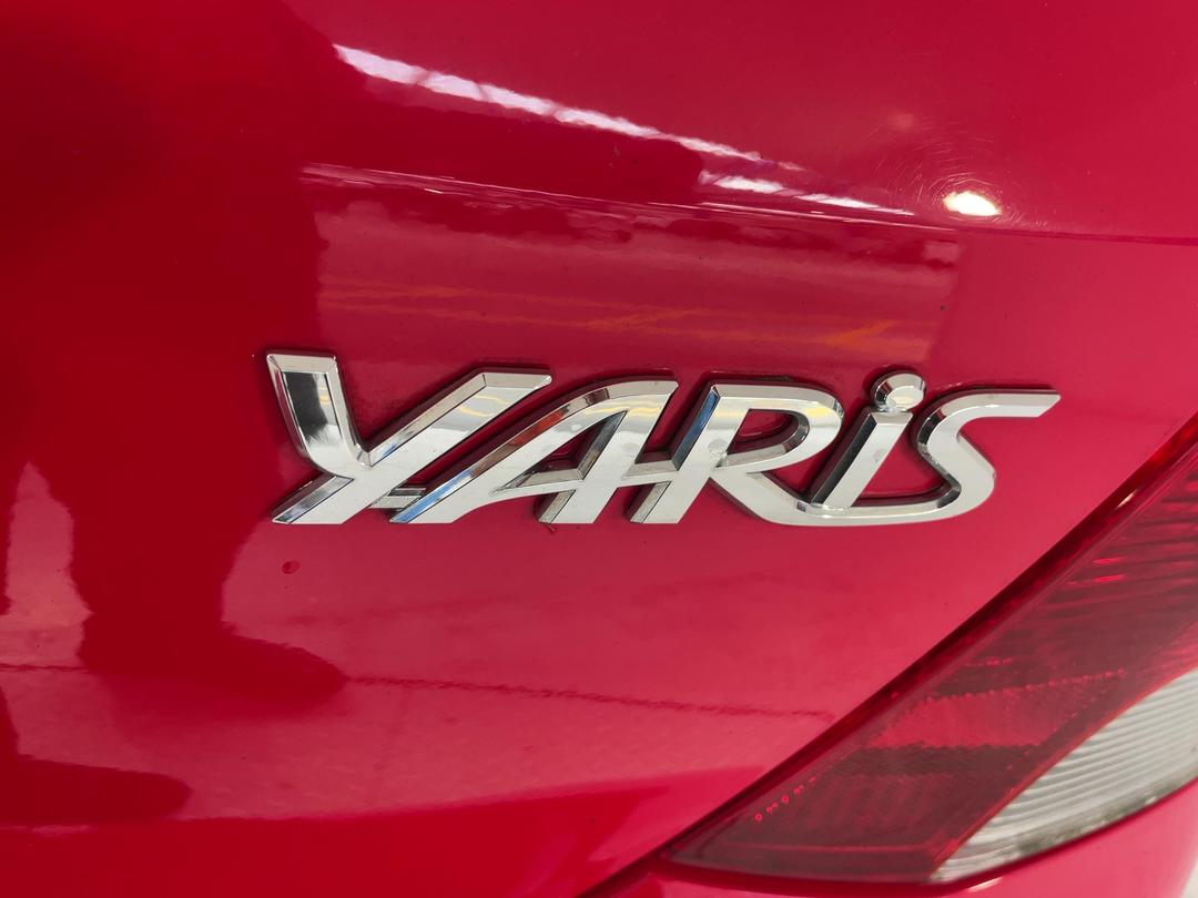 Photo '33' of Toyota Yaris