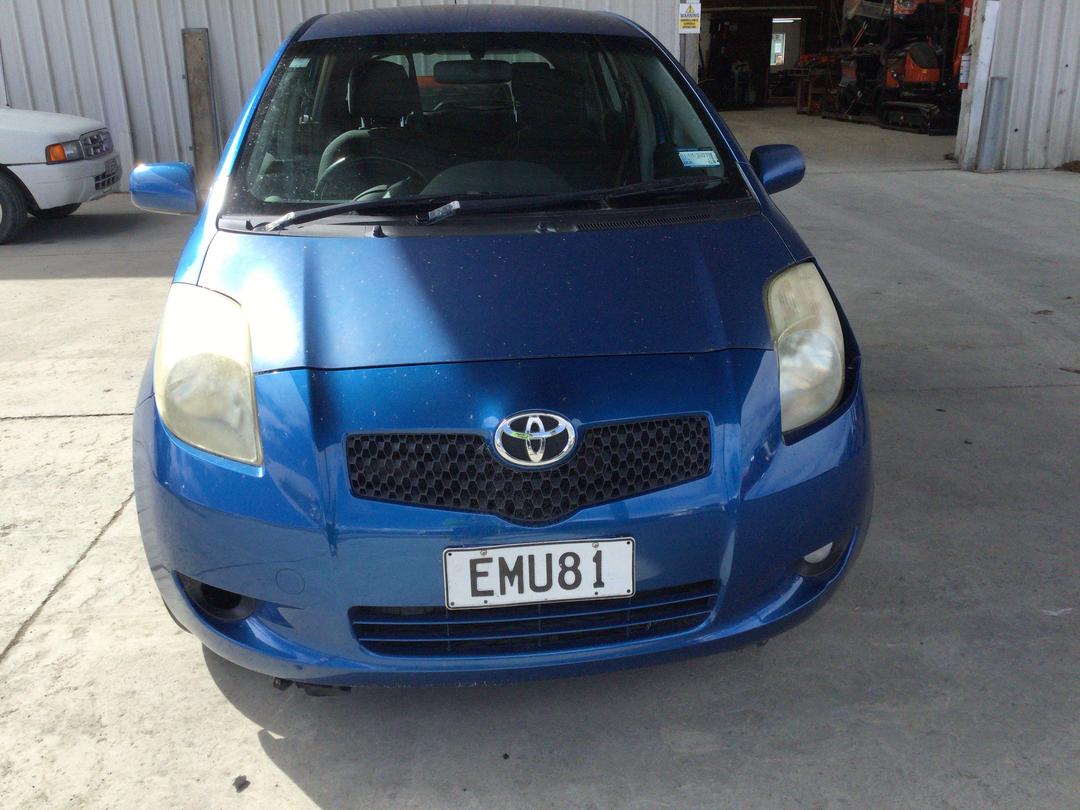 Photo '2' of Toyota Yaris Photo '2' of Toyota Yaris