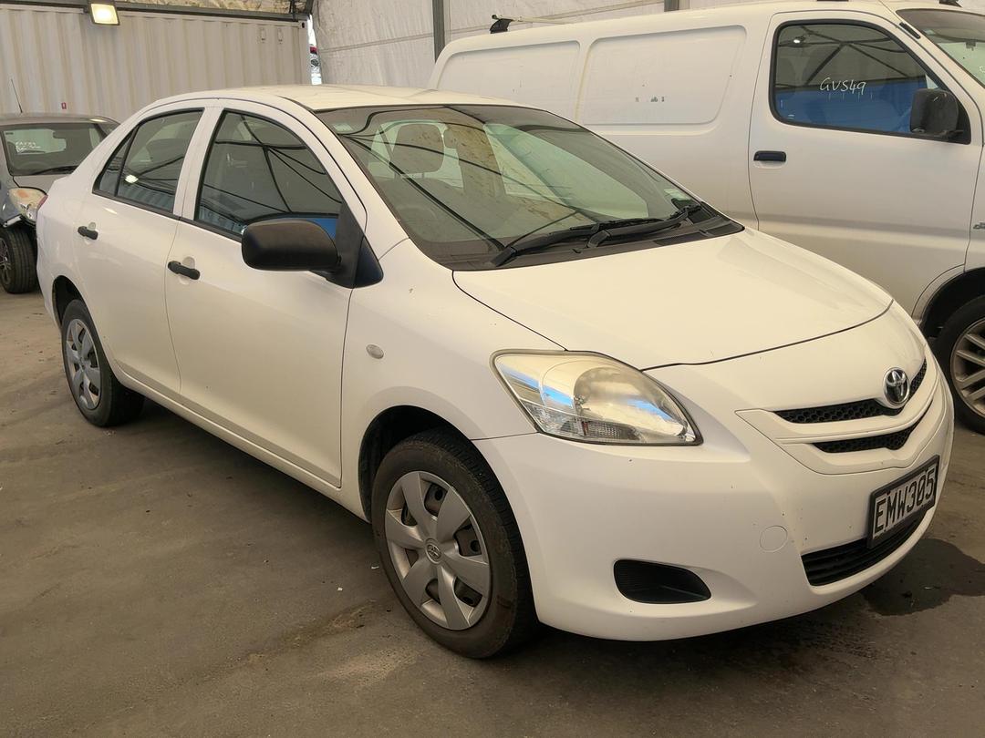 Photo '2' of Toyota Yaris Photo '2' of Toyota Yaris