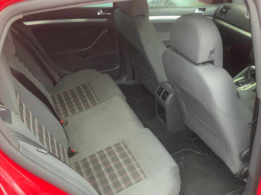 Photo '21' of Volkswagen Golf