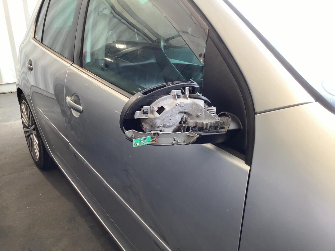 Photo '6' of Volkswagen Golf