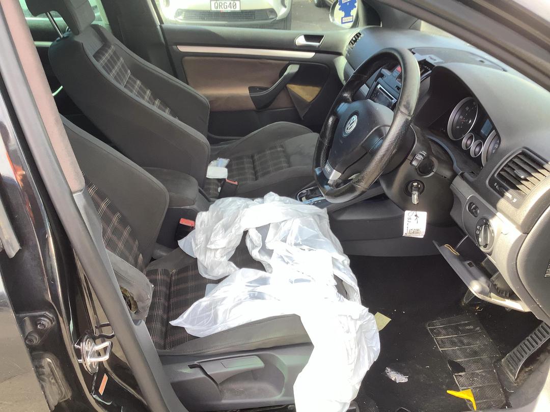 Photo '9' of Volkswagen Golf