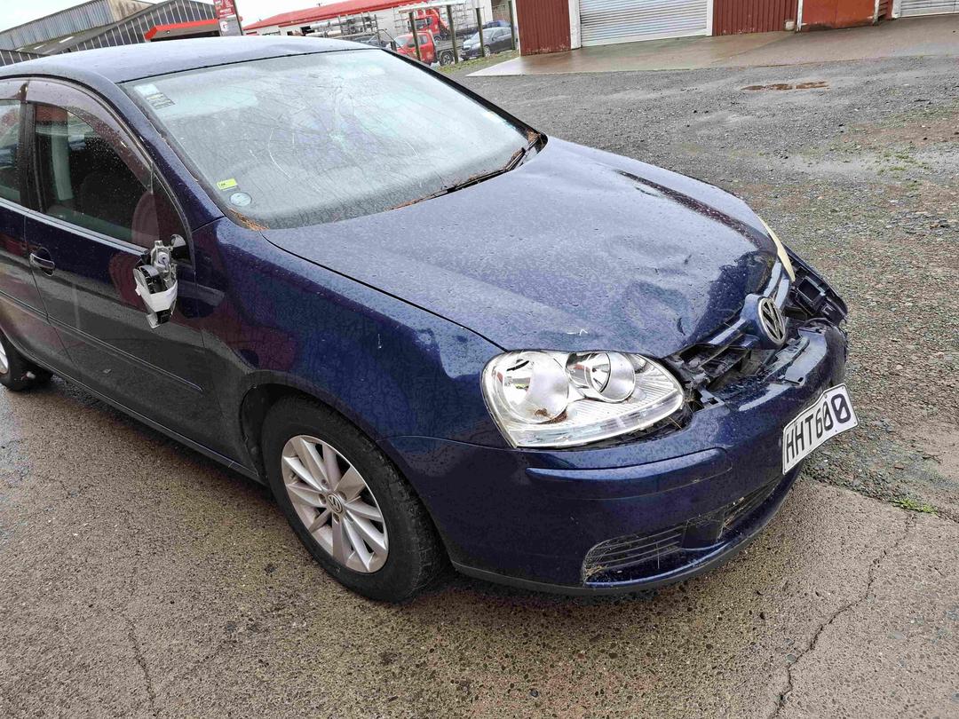 Photo '2' of Volkswagen Golf TSI