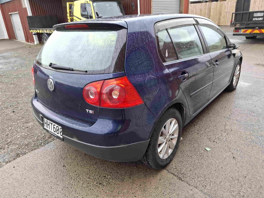 Photo '4' of Volkswagen Golf TSI