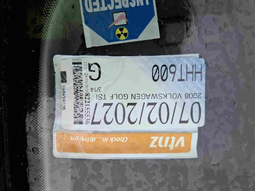 Photo '16' of Volkswagen Golf TSI