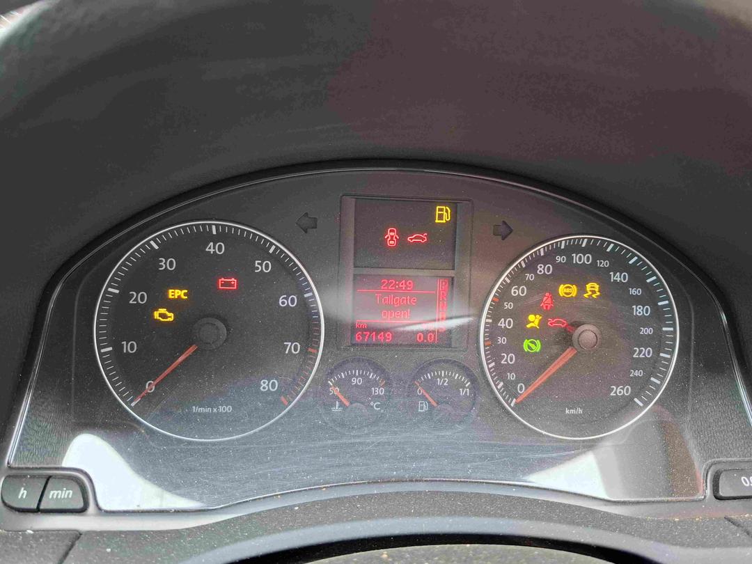 Photo '17' of Volkswagen Golf TSI