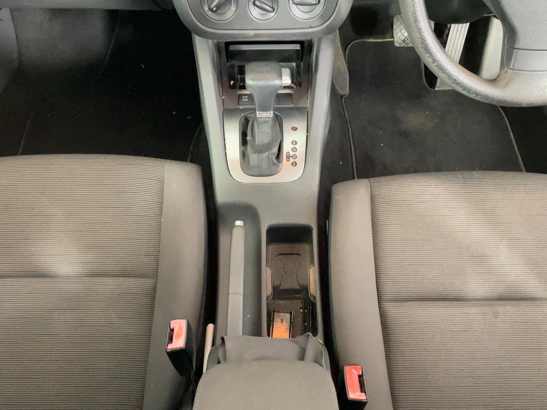Photo '18' of Volkswagen Golf