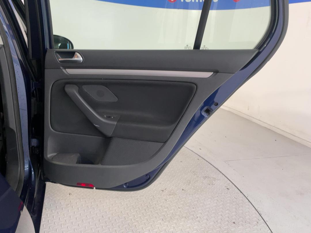 Photo '19' of Volkswagen Golf