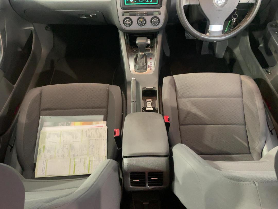 Photo '18' of Volkswagen Golf