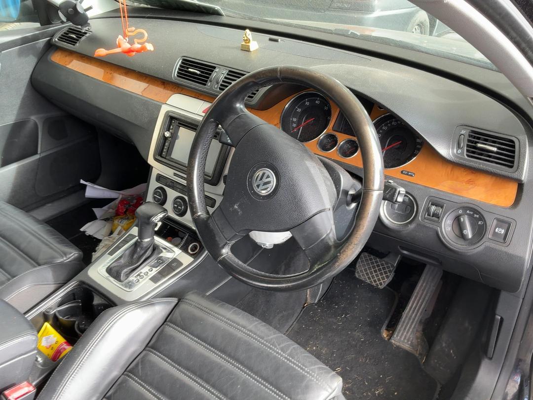 Photo '21' of Volkswagen Passat Variant2.0T Photo '21' of Volkswagen Passat Variant2.0T