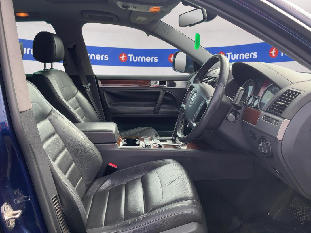Photo '6' of Volkswagen Touareg 3.6V6 Photo '6' of Volkswagen Touareg 3.6V6