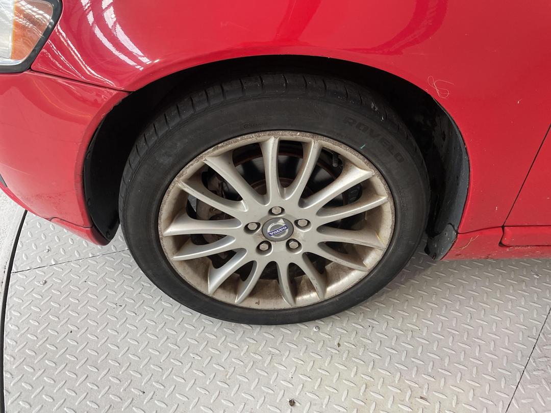 Photo '10' of Volvo V50