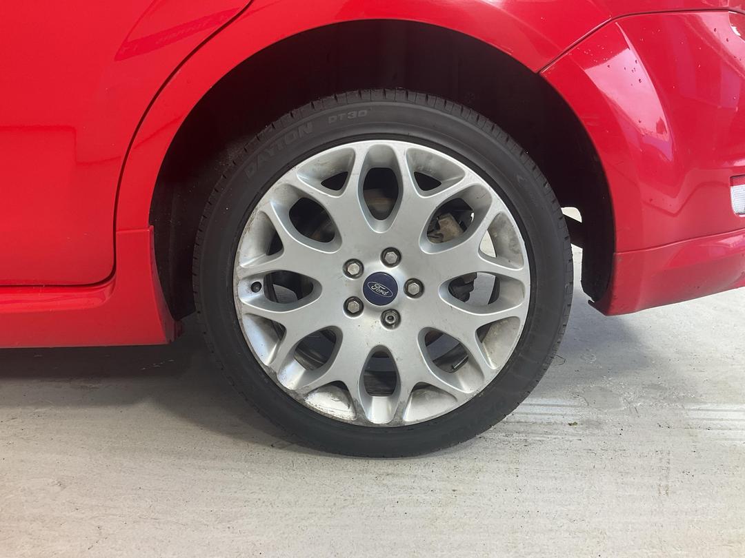 Photo '11' of Ford Focus