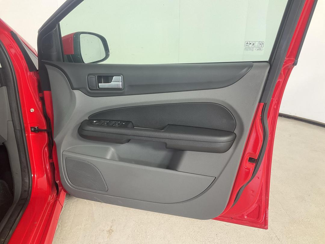 Photo '15' of Ford Focus