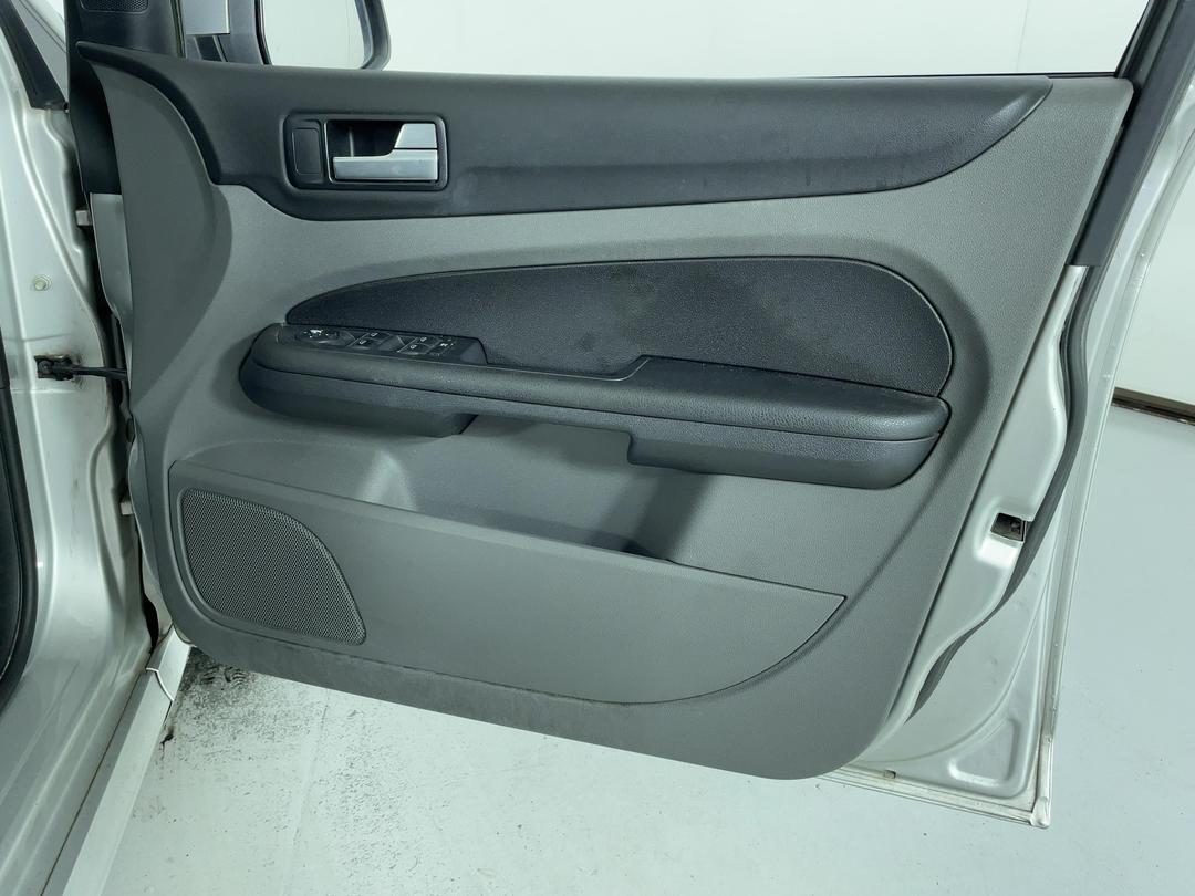 Photo '13' of Ford Focus Zetec