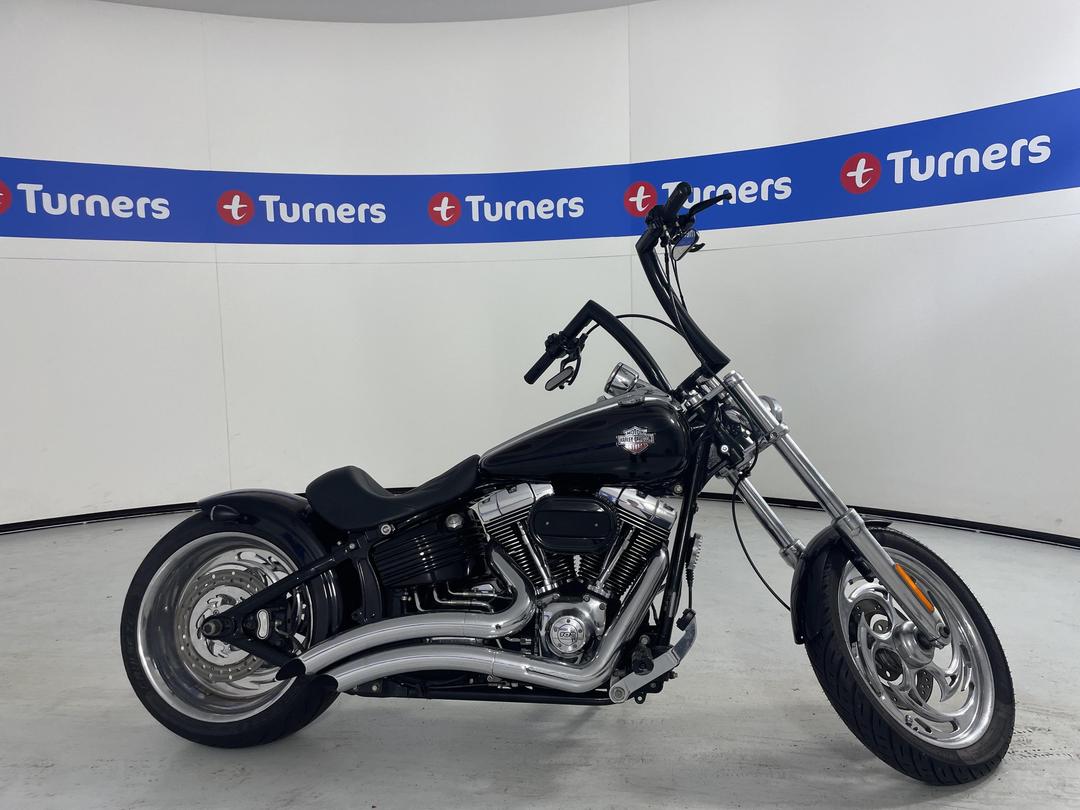 Photo '2' of Harley Davidson FXCWC ROCKER SOFTAIL