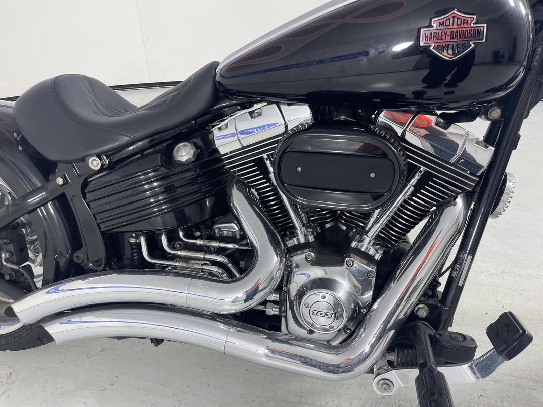 Photo '4' of Harley Davidson FXCWC ROCKER SOFTAIL