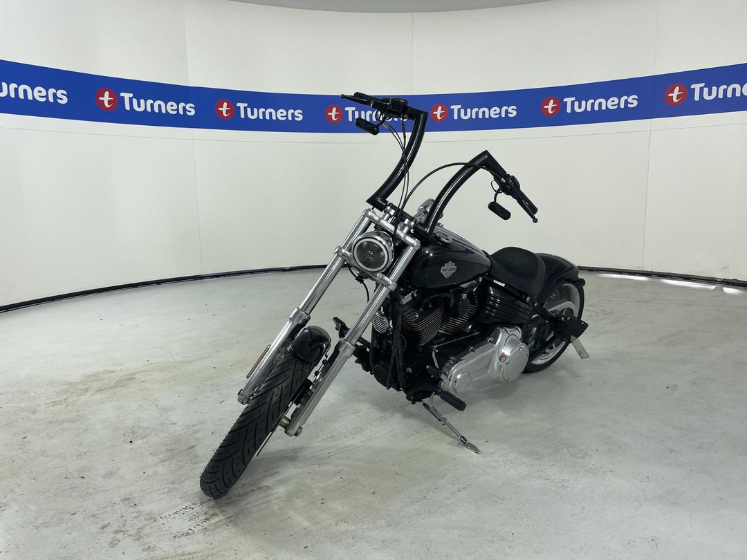 Photo '7' of Harley Davidson FXCWC ROCKER SOFTAIL