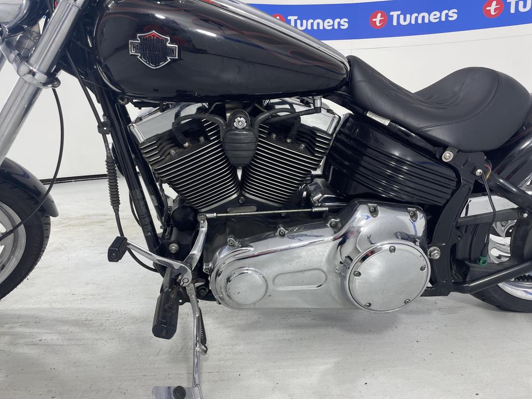 Photo '10' of Harley Davidson FXCWC ROCKER SOFTAIL