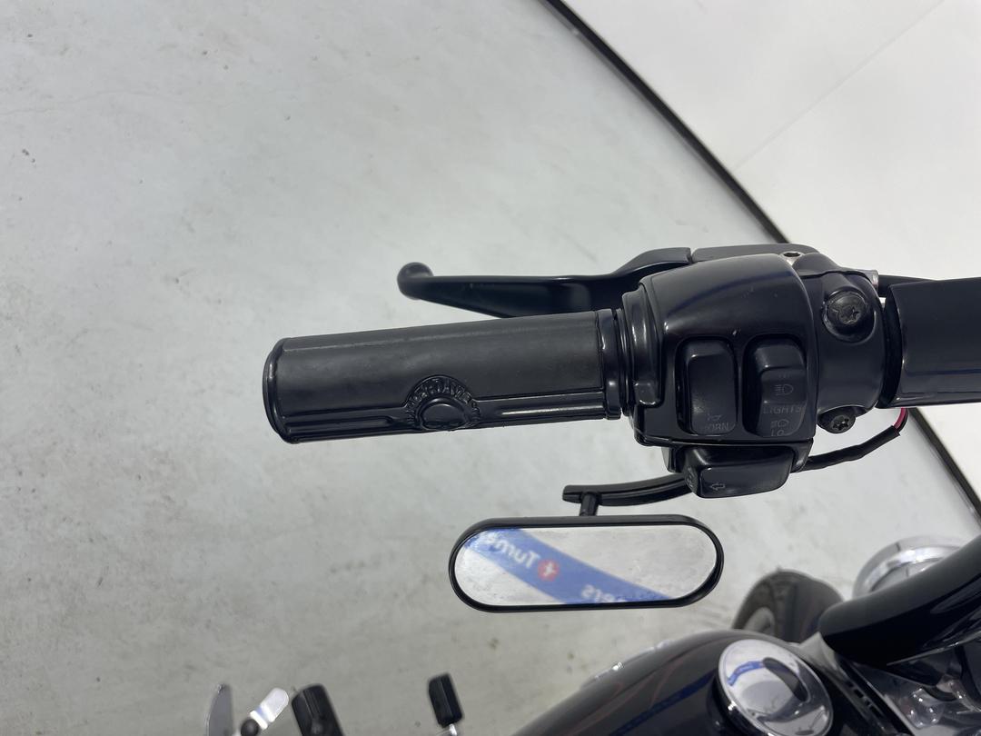 Photo '18' of Harley Davidson FXCWC ROCKER SOFTAIL