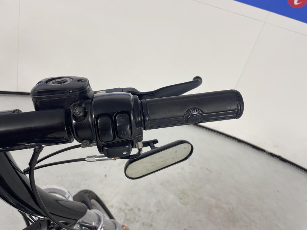 Photo '17' of Harley Davidson FXCWC ROCKER SOFTAIL