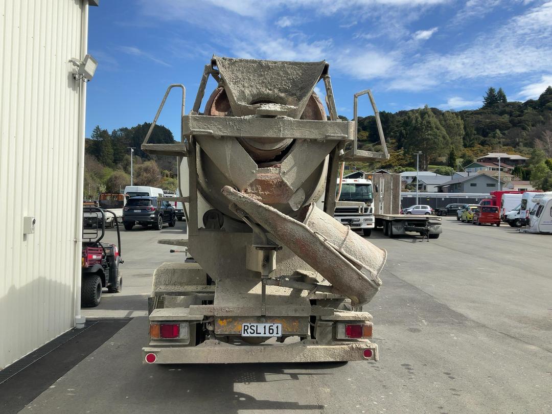 Photo '9' of Hino Ranger BDG-FJ7JDWA Concrete Mixer Truck