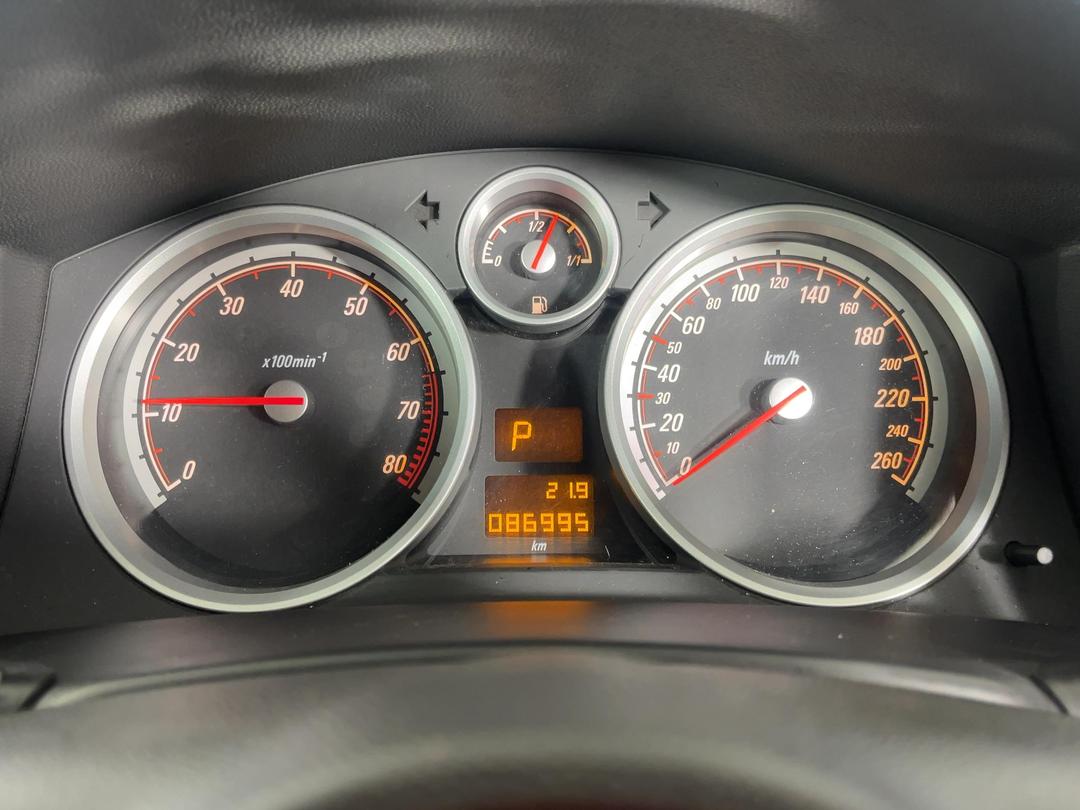 Photo '21' of Holden Astra