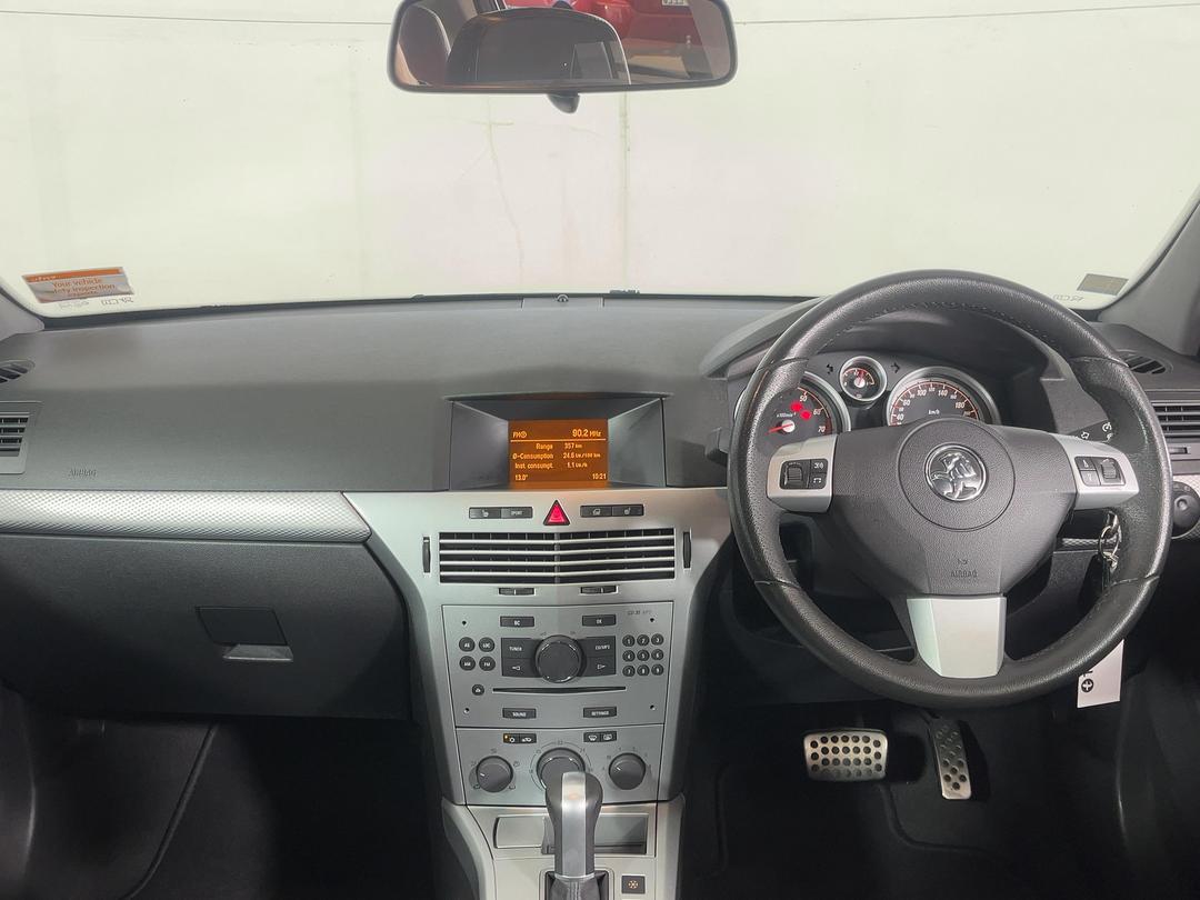Photo '17' of Holden Astra