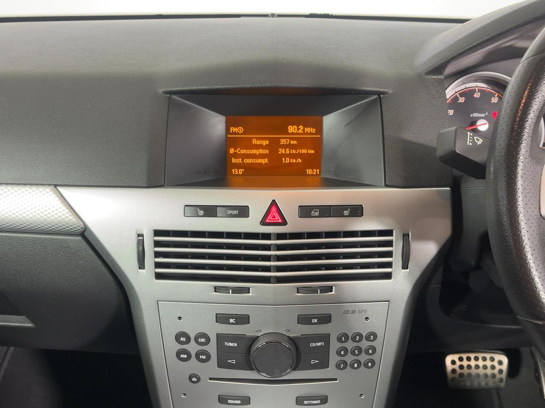 Photo '18' of Holden Astra