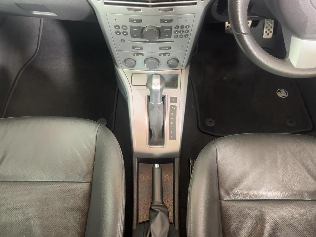 Photo '26' of Holden Astra
