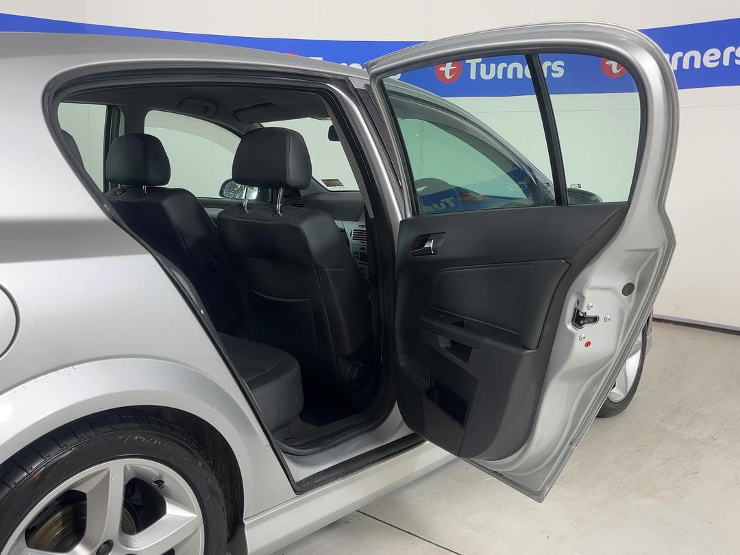 Photo '19' of Holden Astra