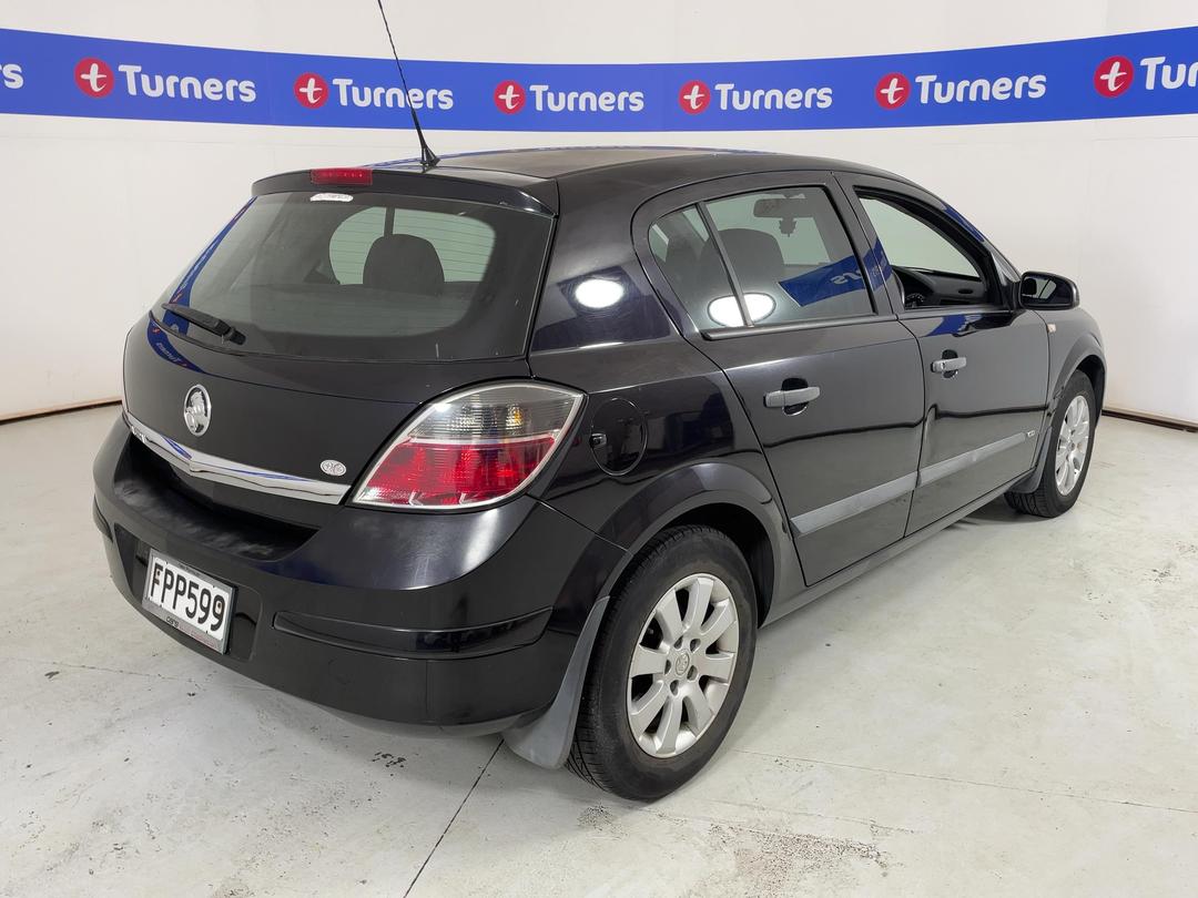 Photo '7' of Holden Astra