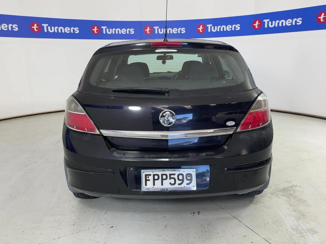 Photo '6' of Holden Astra