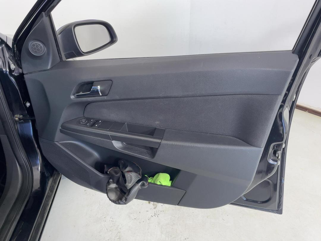 Photo '15' of Holden Astra