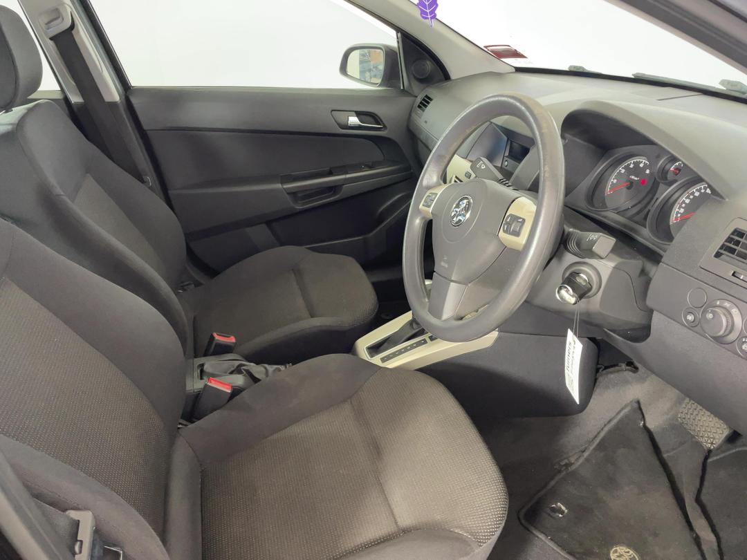 Photo '16' of Holden Astra