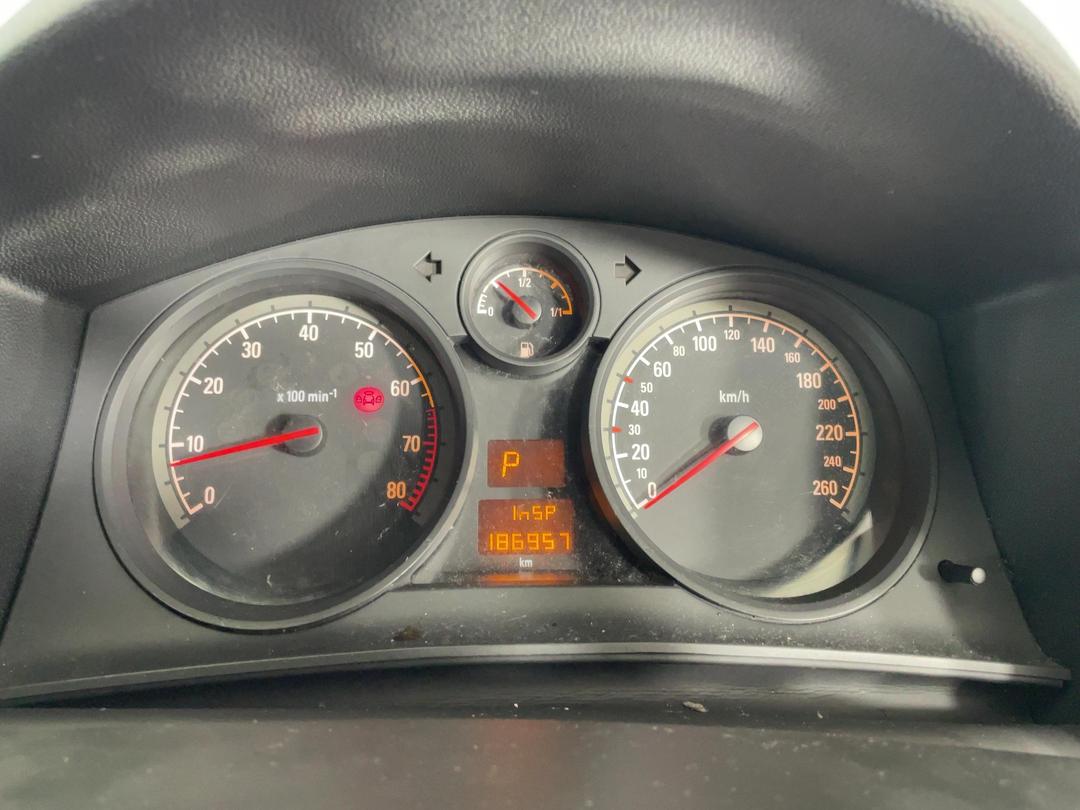 Photo '21' of Holden Astra