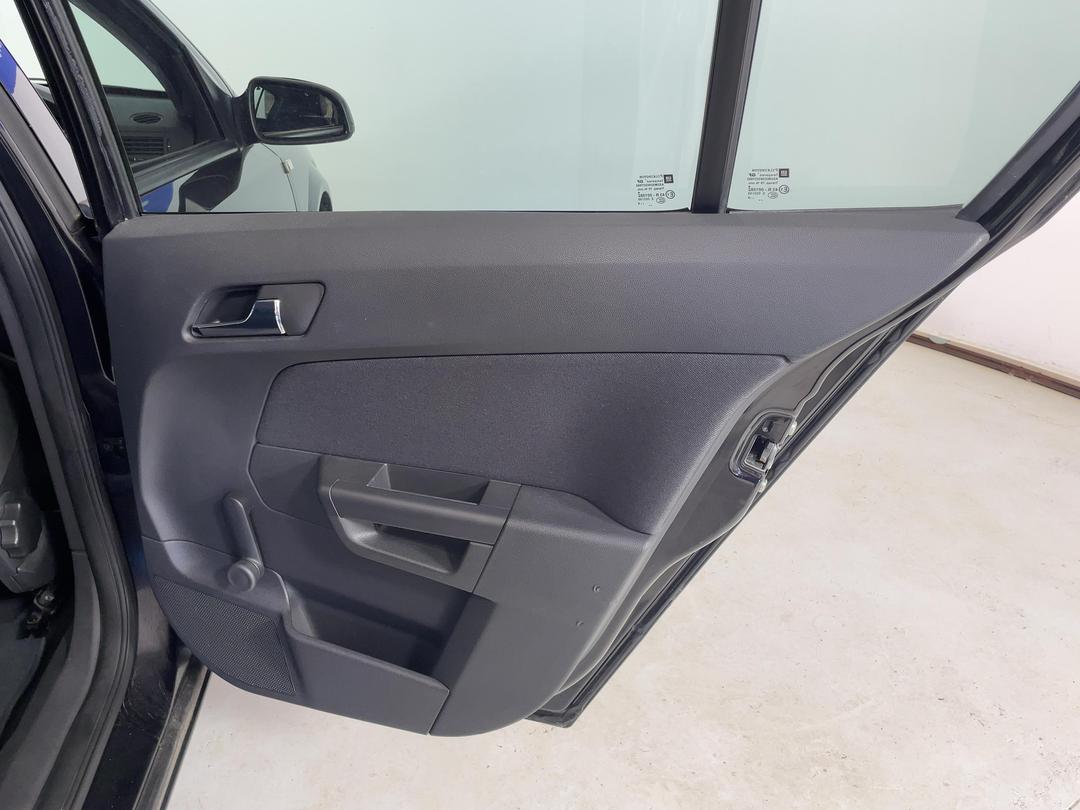 Photo '19' of Holden Astra
