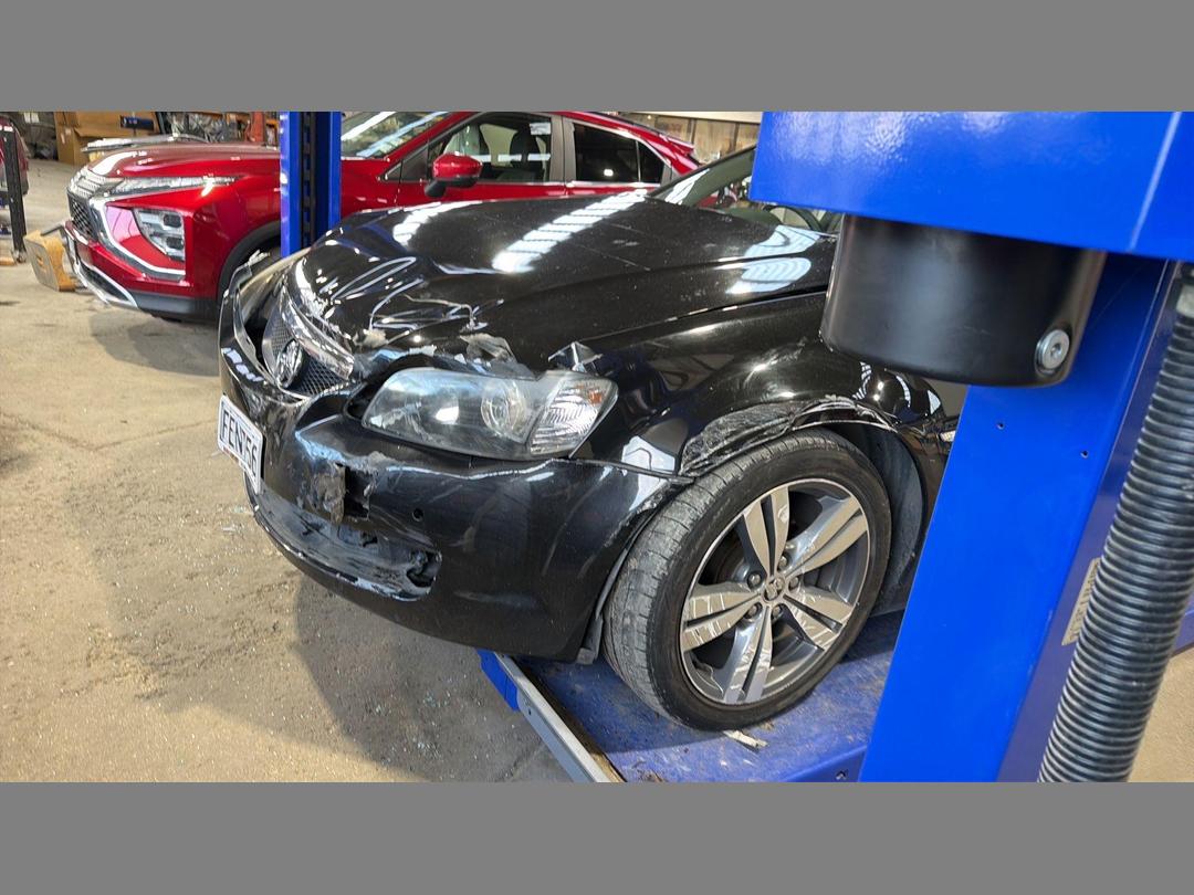 Photo '3' of Holden Commodore Sptwgn Calais VV6