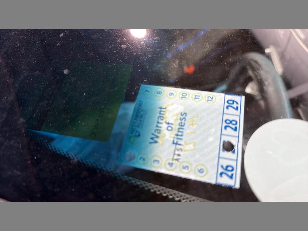 Photo '7' of Holden Commodore Sptwgn Calais VV6