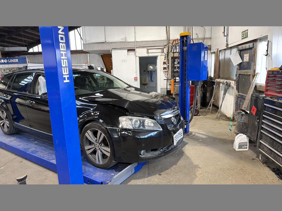 Photo '9' of Holden Commodore Sptwgn Calais VV6