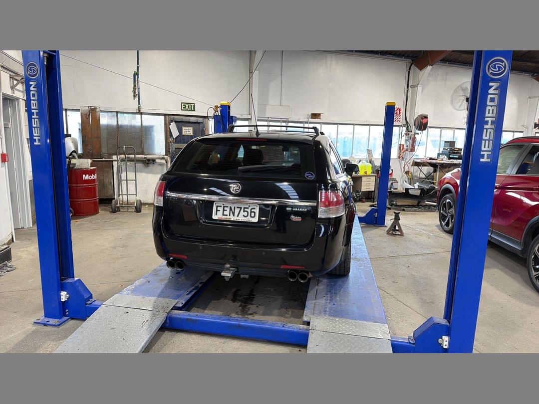 Photo '10' of Holden Commodore Sptwgn Calais VV6