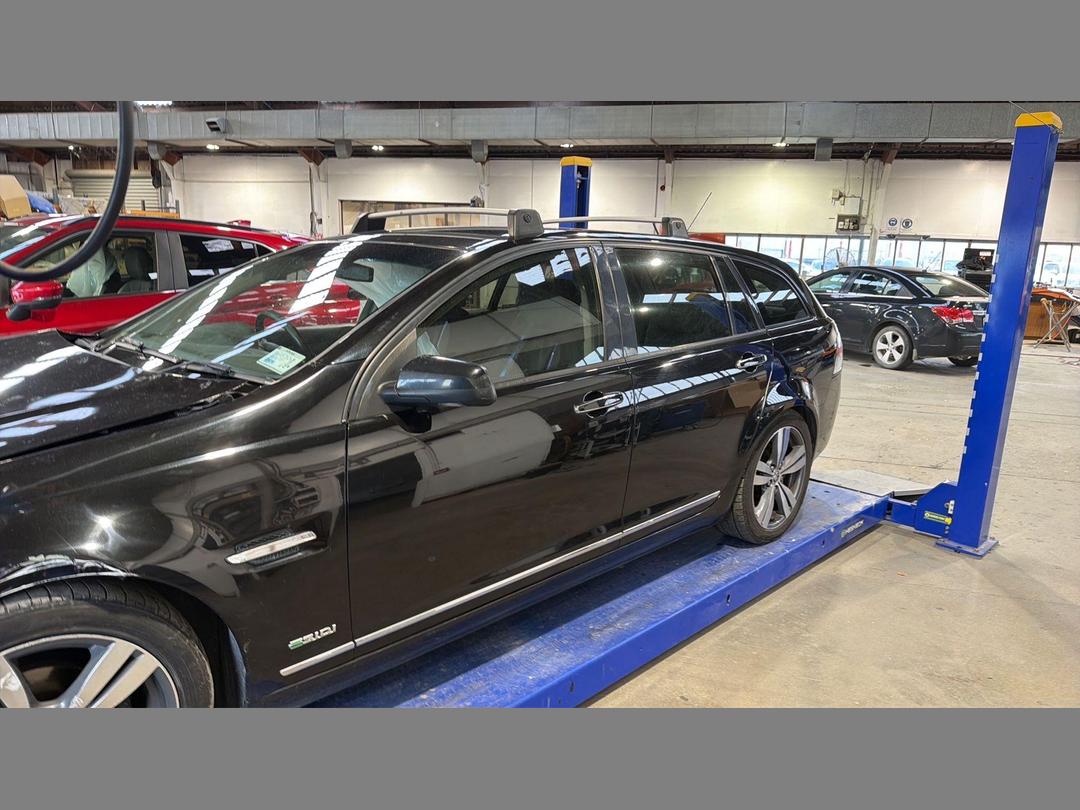 Photo '11' of Holden Commodore Sptwgn Calais VV6