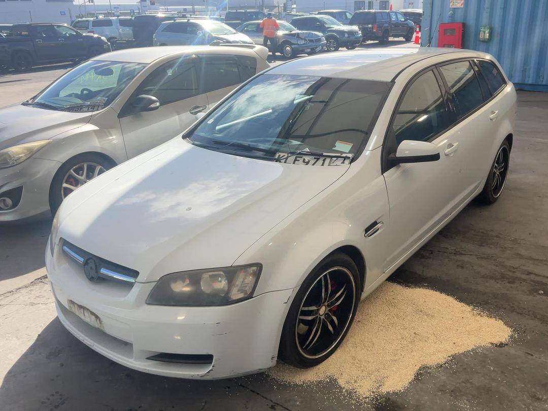 Photo '5' of Holden Commodore Omega Sptwgn Photo '5' of Holden Commodore Omega Sptwgn