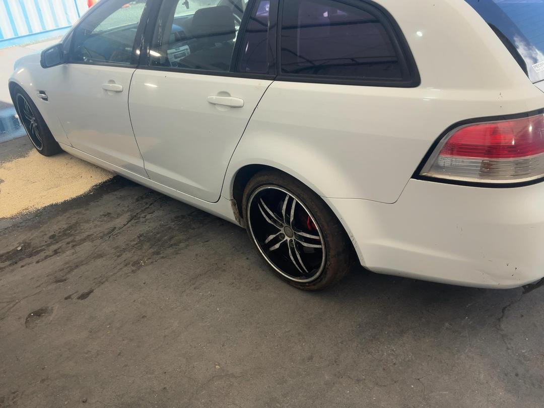 Photo '11' of Holden Commodore Omega Sptwgn Photo '11' of Holden Commodore Omega Sptwgn