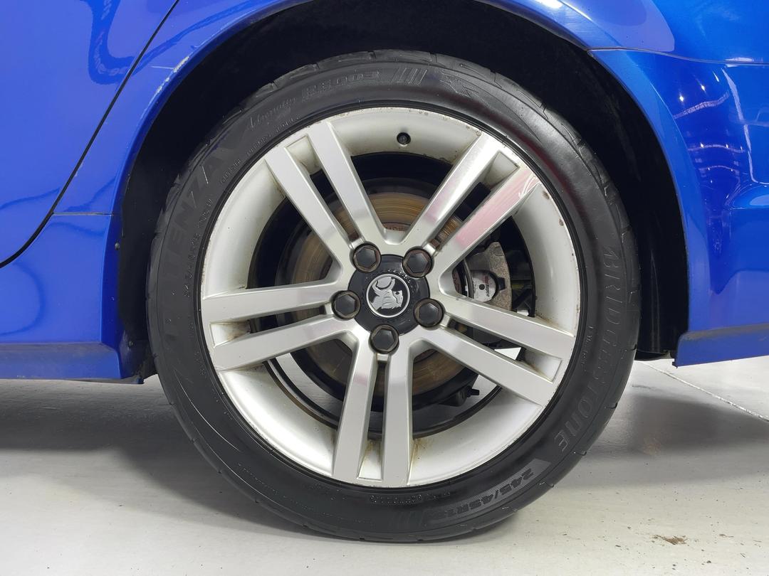 Photo '11' of Holden Commodore