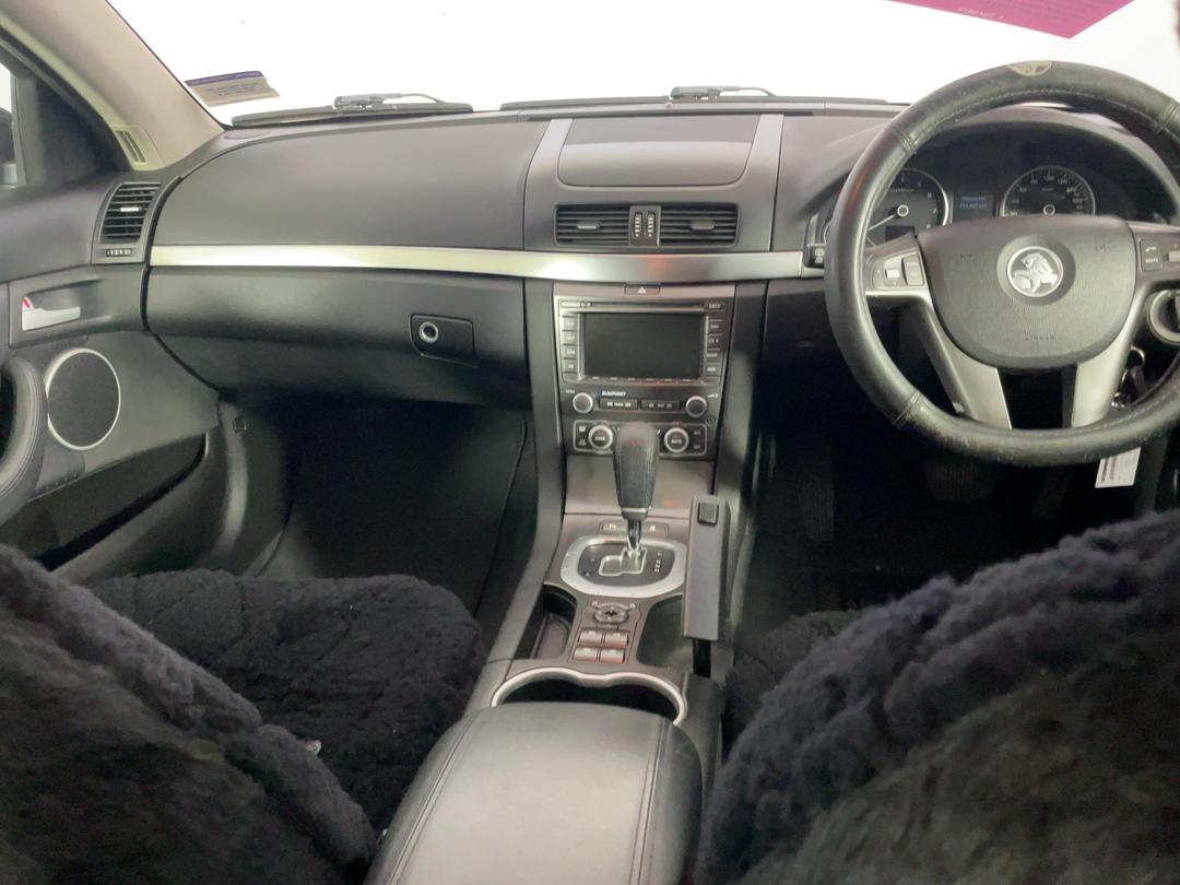 Photo '11' of Holden Commodore Sptwgn Calais VV6